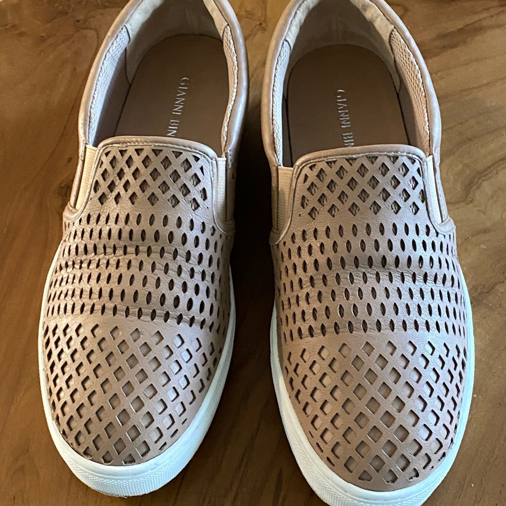 Leather sneakers